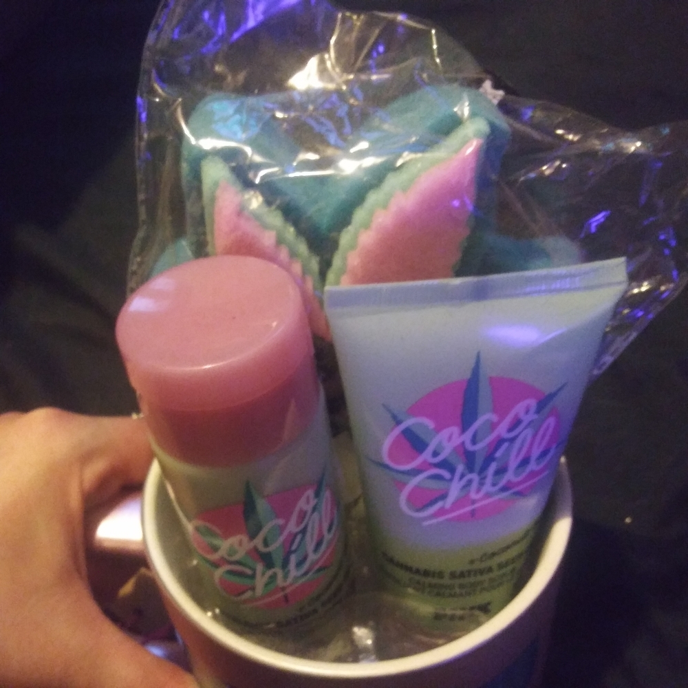 pink coco chill mug gift set